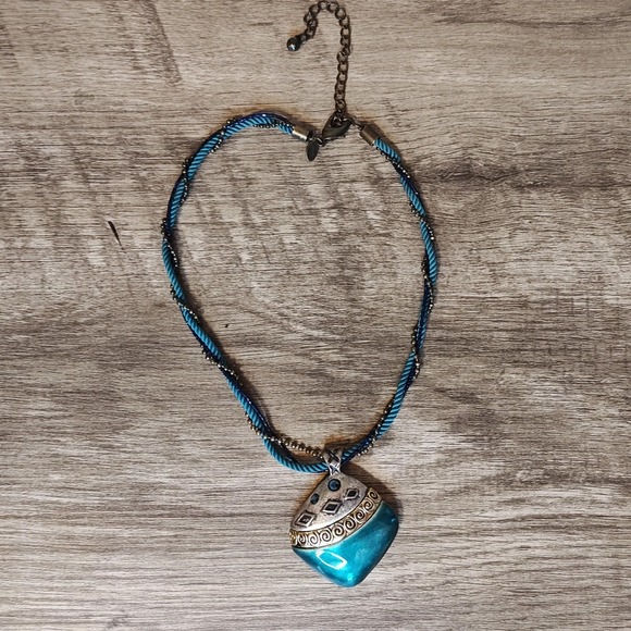 Chico's Pendant Necklace Beaded Braided Cord Silver Tone Swirl Jewelry‎ - Picture 4 of 12